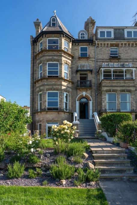 Beachfront Luxury Home With Spectacular Sea Views Herne Bay Buitenkant foto