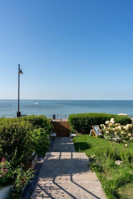 Beachfront Luxury Home With Spectacular Sea Views Herne Bay Buitenkant foto